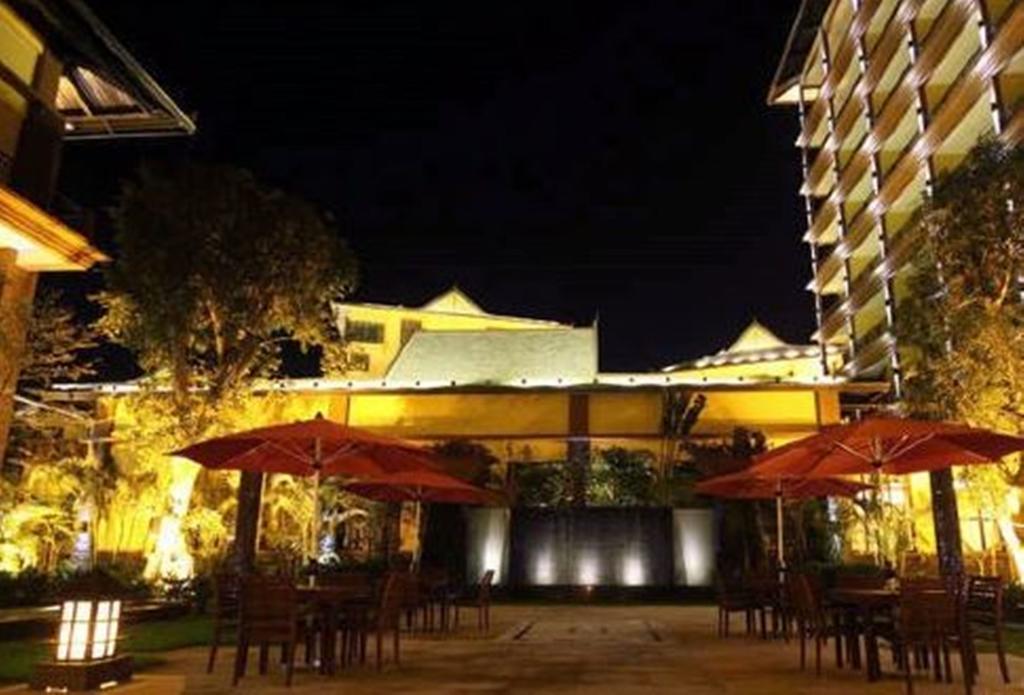 Ramada Plaza Xishuangbanna Hotel Exterior foto