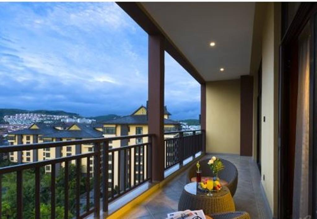 Ramada Plaza Xishuangbanna Hotel Exterior foto