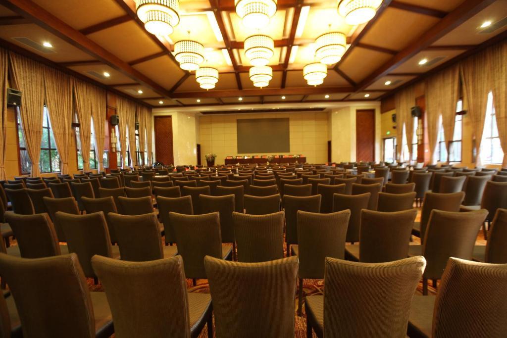 Ramada Plaza Xishuangbanna Hotel Exterior foto