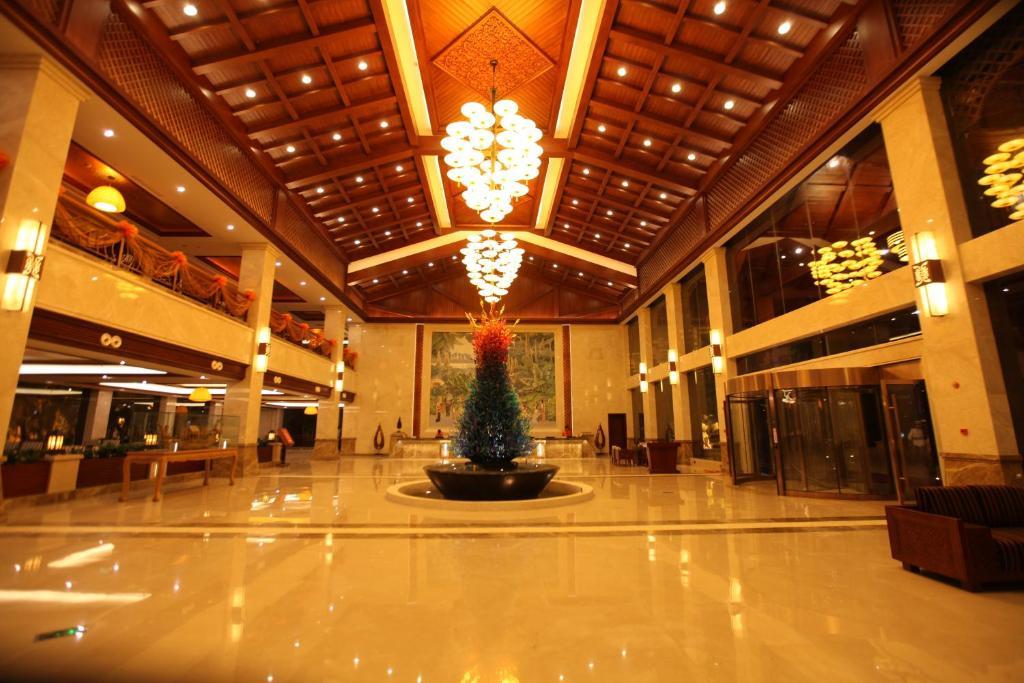 Ramada Plaza Xishuangbanna Hotel Exterior foto