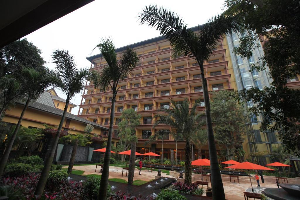 Ramada Plaza Xishuangbanna Hotel Exterior foto