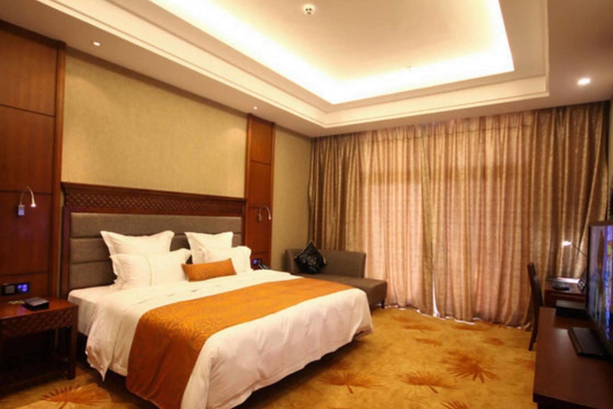Ramada Plaza Xishuangbanna Hotel Exterior foto
