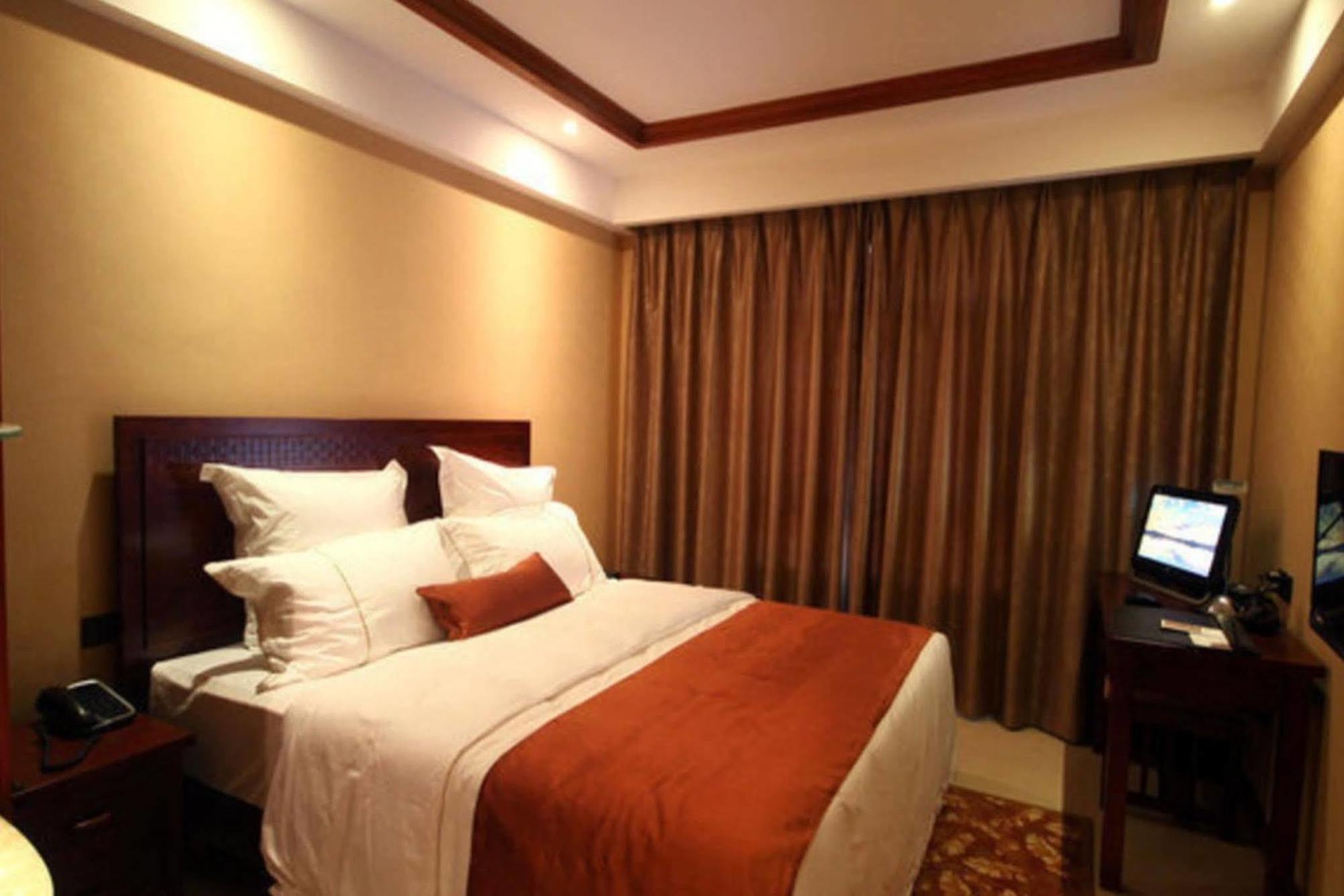 Ramada Plaza Xishuangbanna Hotel Exterior foto